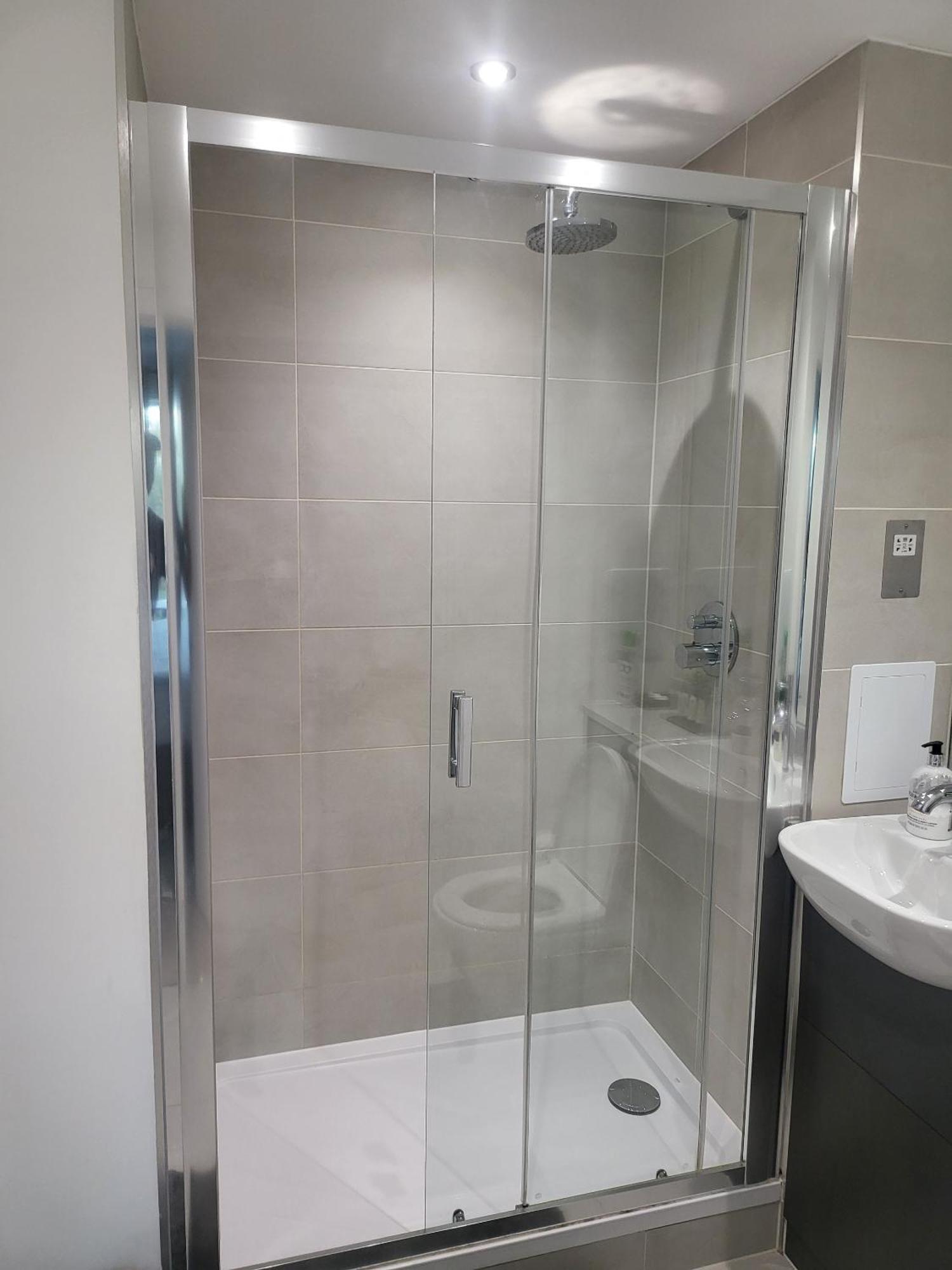 Kayz Lodge- Luxury Ensuite-Private & Shared Accommodation In A New House At The Olympic Village Overlooking Stratford Westfield And Tube Station Londra Cameră foto