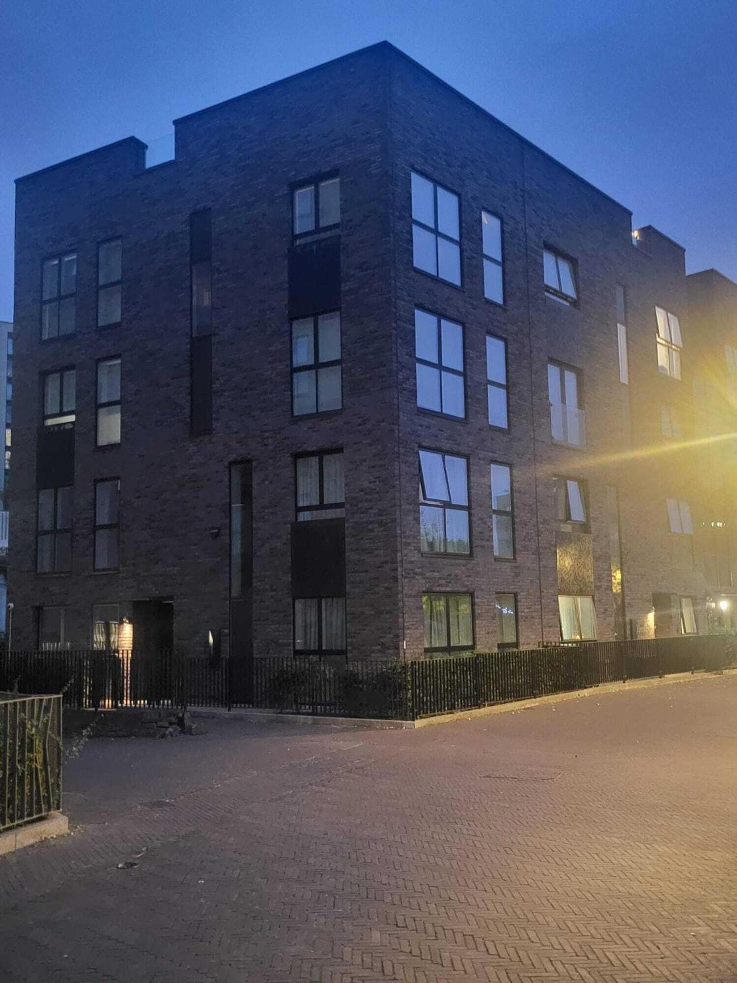 Kayz Lodge- Luxury Ensuite-Private & Shared Accommodation In A New House At The Olympic Village Overlooking Stratford Westfield And Tube Station Londra Exterior foto